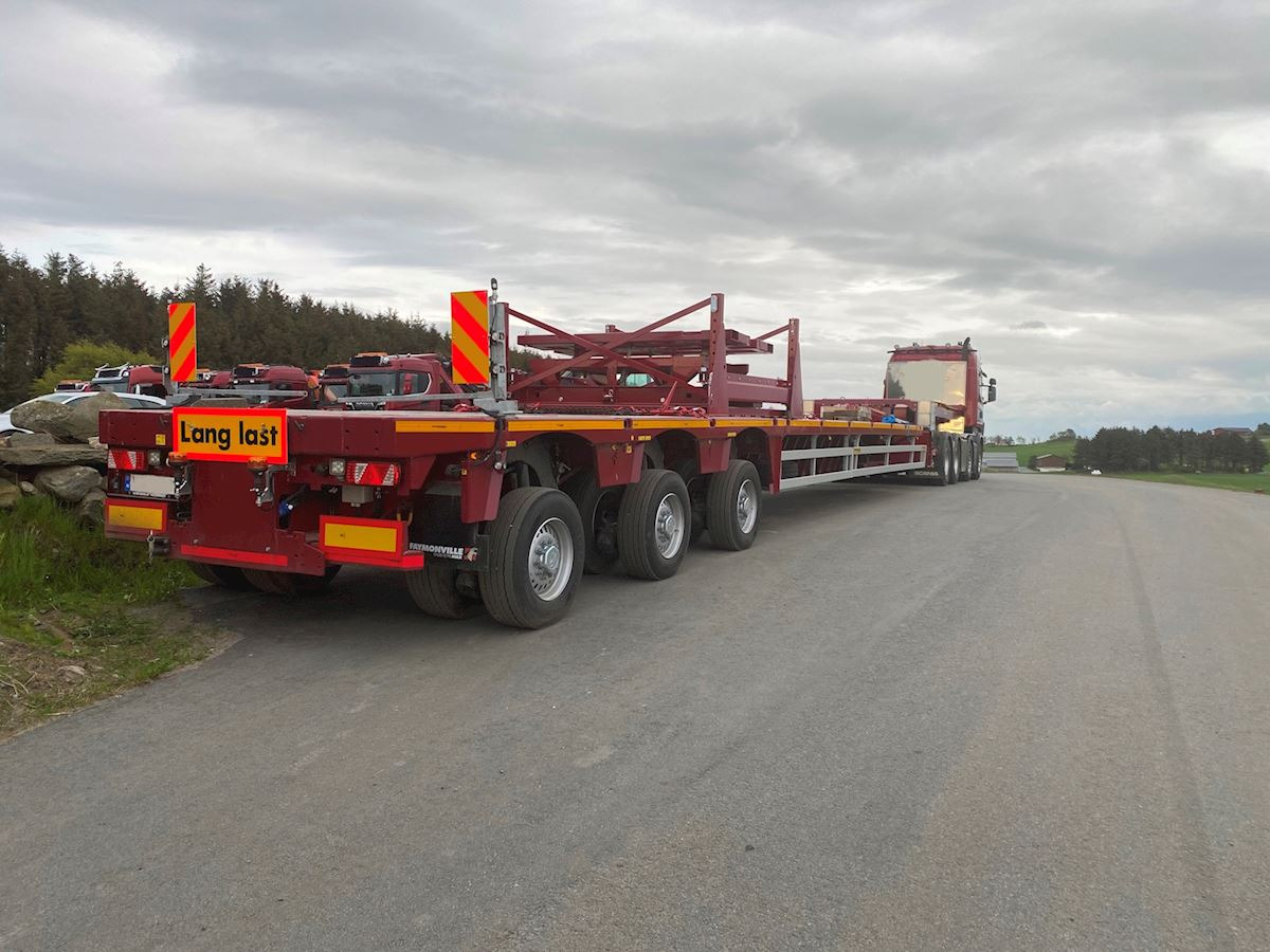 Faymonville F-S43-2GXX (Bladetrailer) - Poluprikolica s niskim utovarivačem: slika Faymonville F-S43-2GXX (Bladetrailer) - Poluprikolica s niskim utovarivačem Faymonville F-S43-2GXX (Bladetrailer) - Poluprikolica s niskim utovarivačem: slika Faymonville F-S43-2GXX (Bladetrailer) - Poluprikolica s niskim utovarivačem