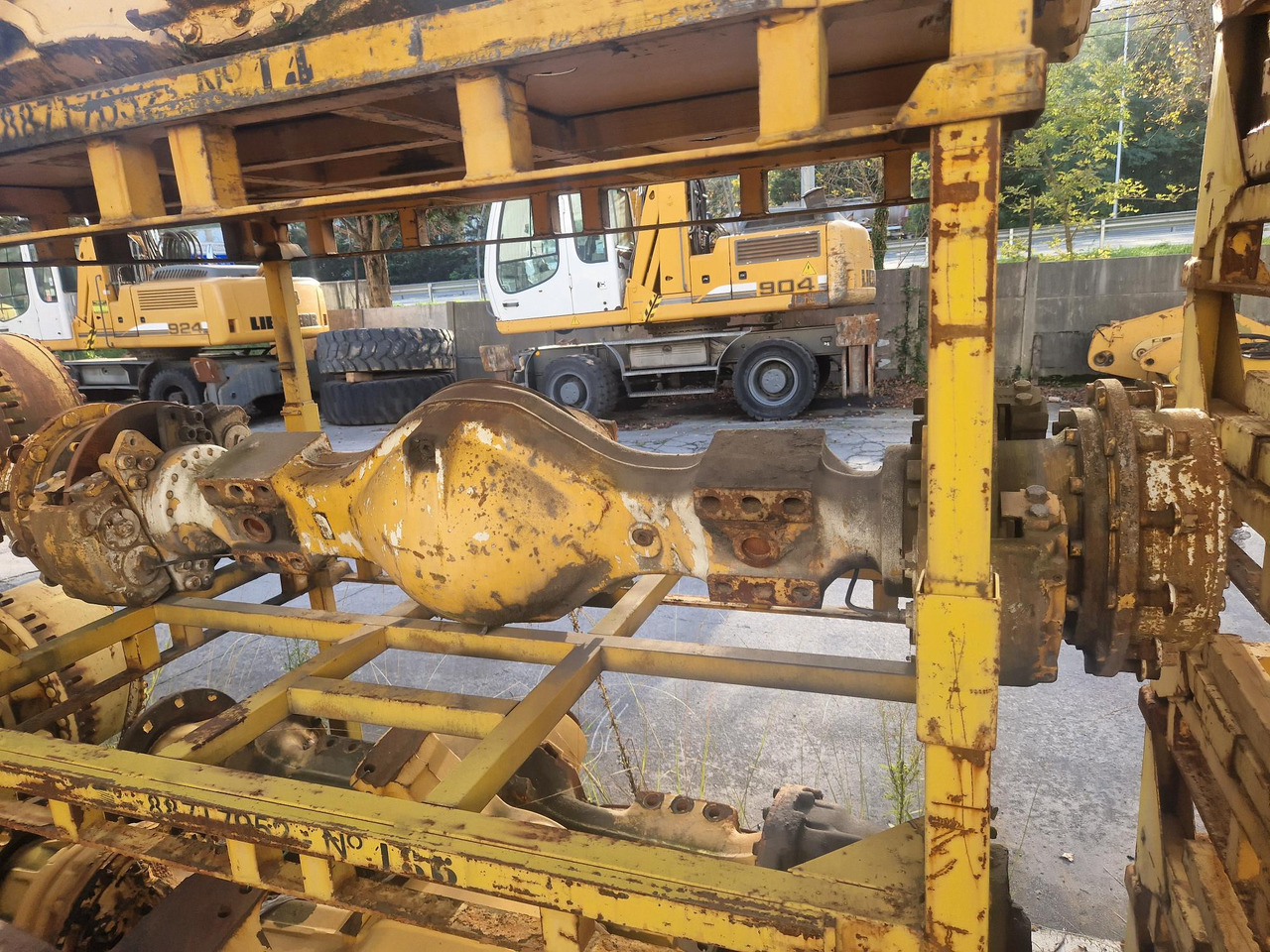 EJE DELANTERO/TRASERO DE VOLVO A25C - Osovina i dijelovi za Građevinski strojevi: slika EJE DELANTERO/TRASERO DE VOLVO A25C - Osovina i dijelovi za Građevinski strojevi EJE DELANTERO/TRASERO DE VOLVO A25C - Osovina i dijelovi za Građevinski strojevi: slika EJE DELANTERO/TRASERO DE VOLVO A25C - Osovina i dijelovi za Građevinski strojevi