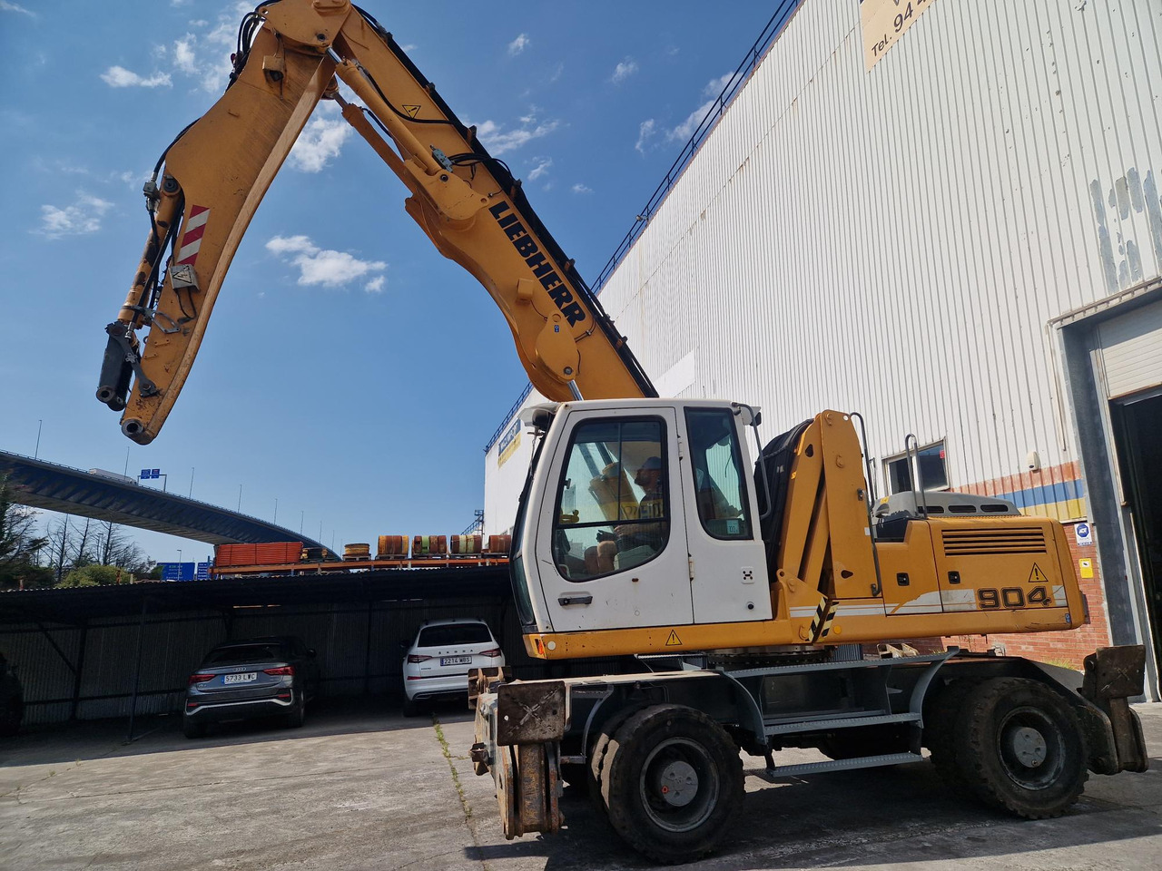 LIEBHERR A904C (2010) - Stroj za rukovanje otpadom: slika LIEBHERR A904C (2010) - Stroj za rukovanje otpadom LIEBHERR A904C (2010) - Stroj za rukovanje otpadom: slika LIEBHERR A904C (2010) - Stroj za rukovanje otpadom