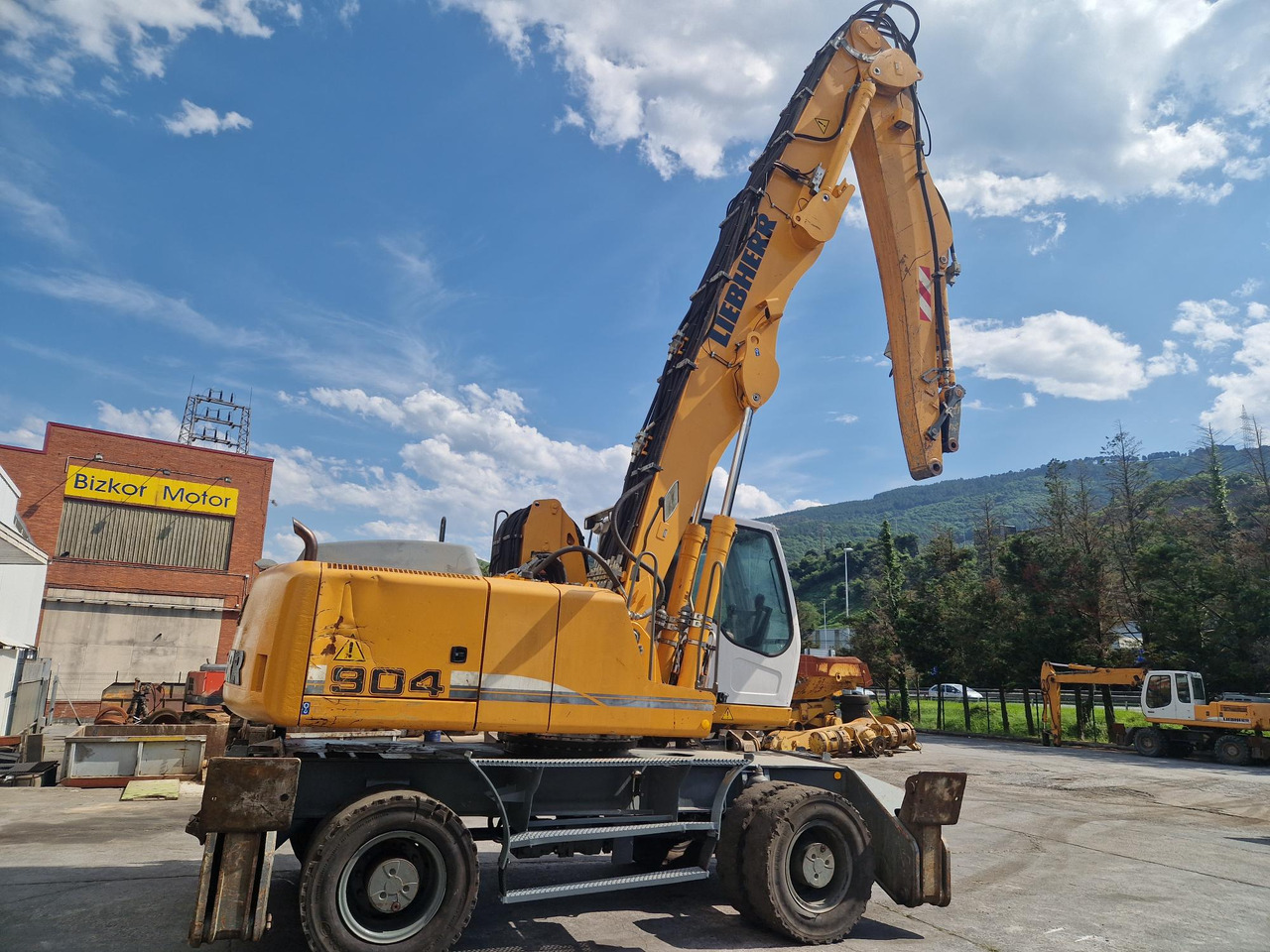 LIEBHERR A904C (2010) - Stroj za rukovanje otpadom: slika LIEBHERR A904C (2010) - Stroj za rukovanje otpadom LIEBHERR A904C (2010) - Stroj za rukovanje otpadom: slika LIEBHERR A904C (2010) - Stroj za rukovanje otpadom