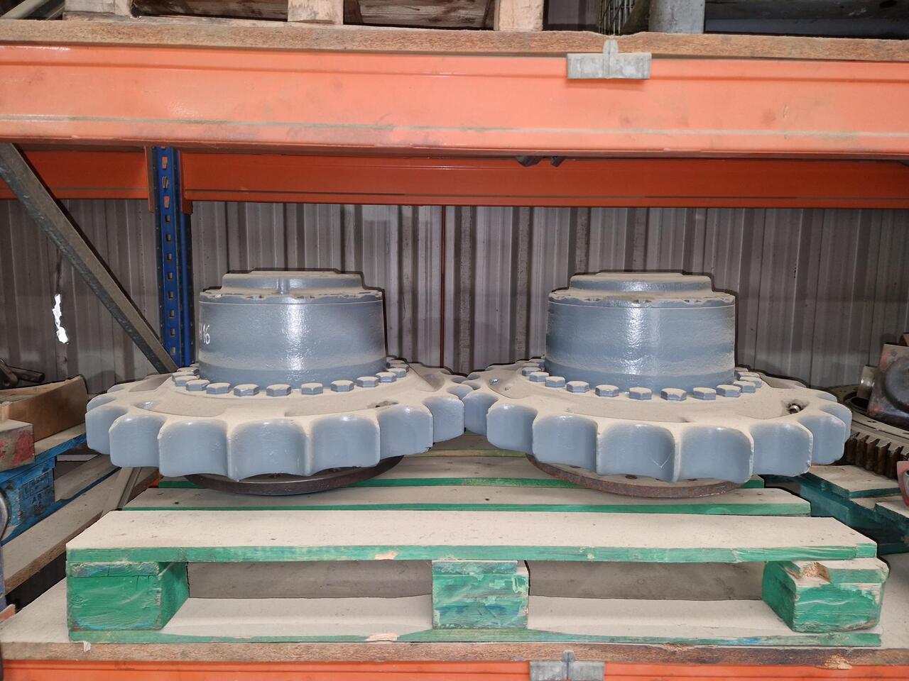 Mando final O&K RH16 - Reduktor pogona za Bager: slika Mando final O&K RH16 - Reduktor pogona za Bager Mando final O&K RH16 - Reduktor pogona za Bager: slika Mando final O&K RH16 - Reduktor pogona za Bager