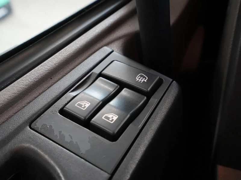 Kamion sandučar DAF LF 250 FA 12t, Gesloten Bak, Laadklep 1,5t, New Tacho: slika Kamion sandučar DAF LF 250 FA 12t, Gesloten Bak, Laadklep 1,5t, New Tacho