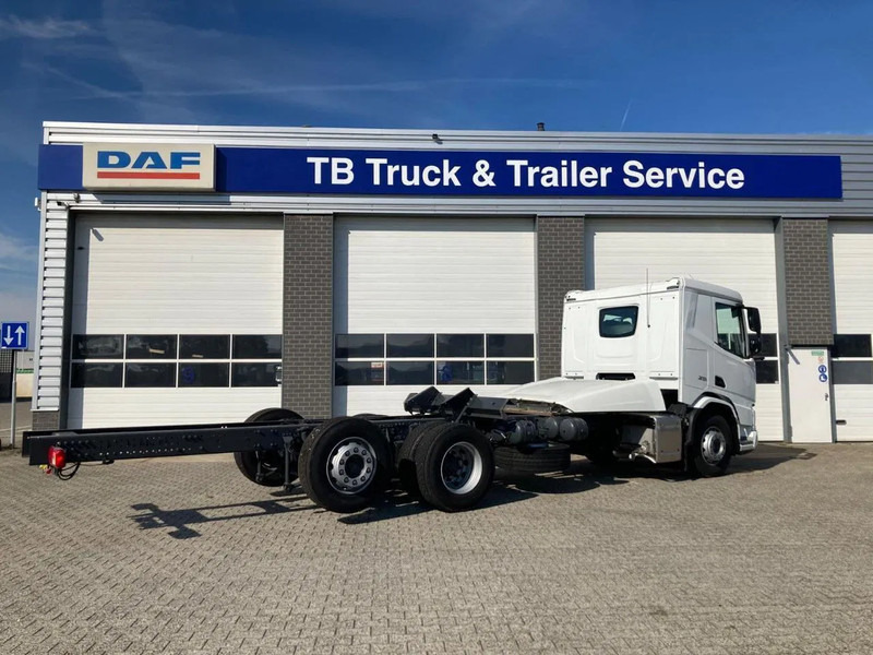 DAF XD 450 FAN CHASSIS SLEEPER CAB PTO STEERING LIFTAXLE 480WB - NEW - Kamion-šasija: slika DAF XD 450 FAN CHASSIS SLEEPER CAB PTO STEERING LIFTAXLE 480WB - NEW - Kamion-šasija DAF XD 450 FAN CHASSIS SLEEPER CAB PTO STEERING LIFTAXLE 480WB - NEW - Kamion-šasija: slika DAF XD 450 FAN CHASSIS SLEEPER CAB PTO STEERING LIFTAXLE 480WB - NEW - Kamion-šasija