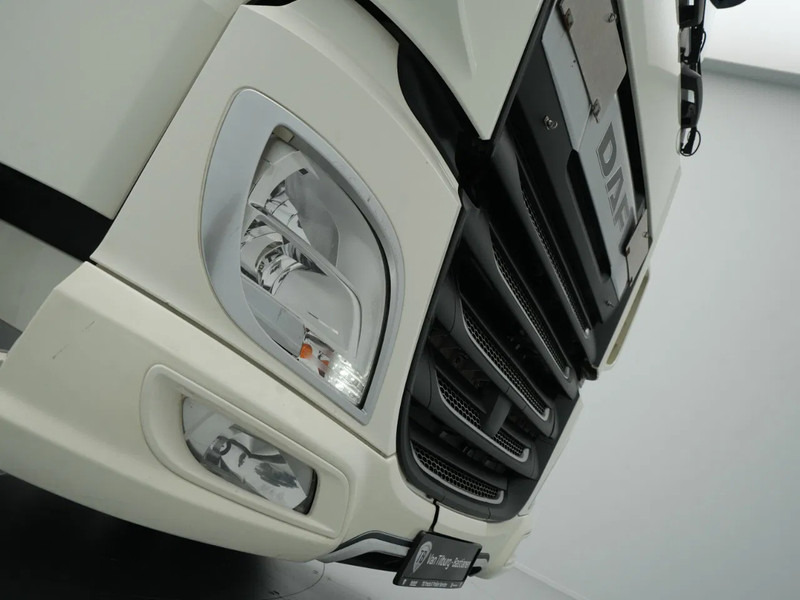 Tegljač DAF XF 480 FT Super Space Cab, 2x Tanks, PTO Prep: slika Tegljač DAF XF 480 FT Super Space Cab, 2x Tanks, PTO Prep