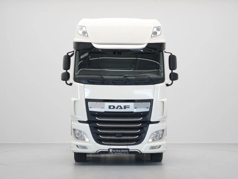 Tegljač DAF XF 480 FT Super Space Cab, 2x Tanks, PTO Prep: slika Tegljač DAF XF 480 FT Super Space Cab, 2x Tanks, PTO Prep