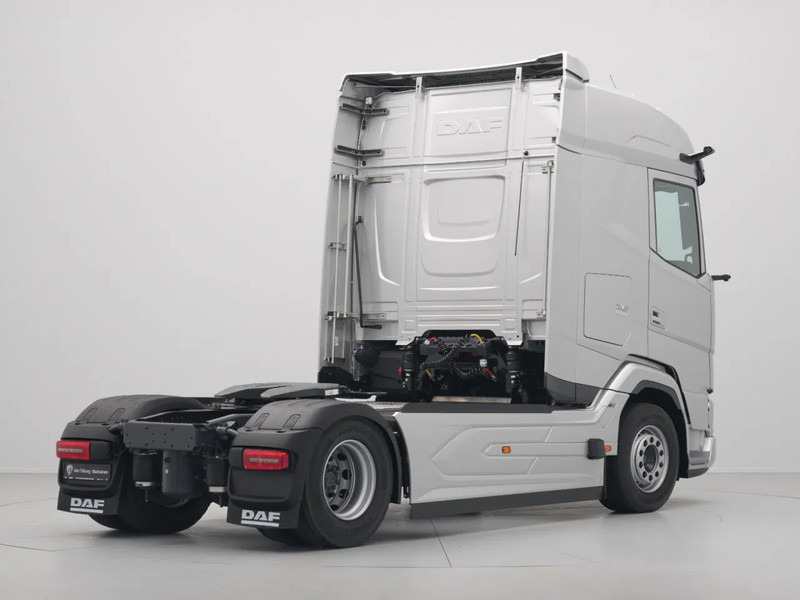 DAF XG 480 FT DVS LEATHER PTO-PREP B3-ALARM SILVER METALLIC (J5320MESI) VECTO 2 - Tegljač: slika DAF XG 480 FT DVS LEATHER PTO-PREP B3-ALARM SILVER METALLIC (J5320MESI) VECTO 2 - Tegljač DAF XG 480 FT DVS LEATHER PTO-PREP B3-ALARM SILVER METALLIC (J5320MESI) VECTO 2 - Tegljač: slika DAF XG 480 FT DVS LEATHER PTO-PREP B3-ALARM SILVER METALLIC (J5320MESI) VECTO 2 - Tegljač