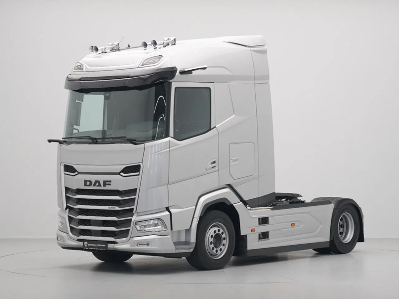 DAF XG 480 FT DVS LEATHER PTO-PREP B3-ALARM SILVER METALLIC (J5320MESI) VECTO 2 - Tegljač: slika DAF XG 480 FT DVS LEATHER PTO-PREP B3-ALARM SILVER METALLIC (J5320MESI) VECTO 2 - Tegljač DAF XG 480 FT DVS LEATHER PTO-PREP B3-ALARM SILVER METALLIC (J5320MESI) VECTO 2 - Tegljač: slika DAF XG 480 FT DVS LEATHER PTO-PREP B3-ALARM SILVER METALLIC (J5320MESI) VECTO 2 - Tegljač