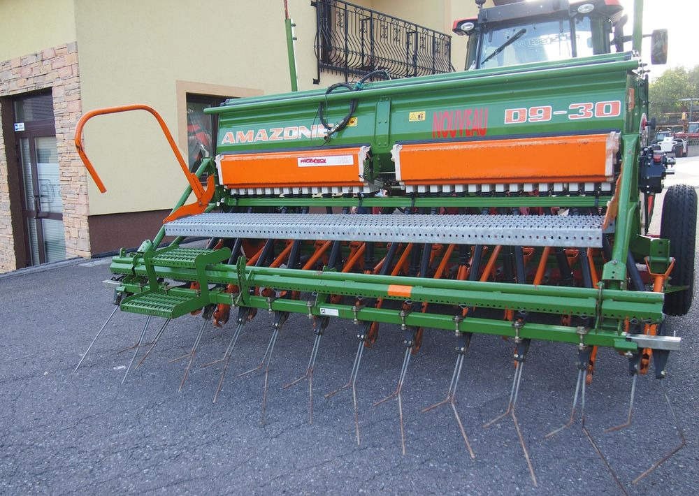 Kombajn i sijačica Agregat uprawowo-siewny Amazone HRB 301 I D9-30 2005 Agregat uprawowo siewny KUHN AMAZONE szerokość robocza 3m: slika Kombajn i sijačica Agregat uprawowo-siewny Amazone HRB 301 I D9-30 2005 Agregat uprawowo siewny KUHN AMAZONE szerokość robocza 3m