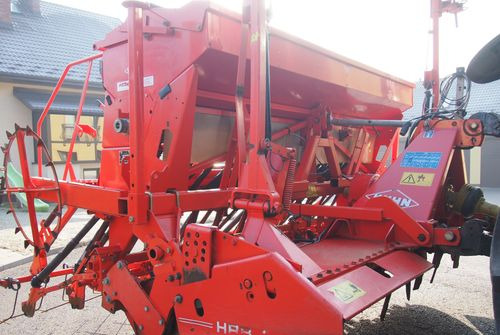 Agregat uprawowo-siewny Kuhn Kuhn HRB302D I INTEGRA 3000 2002 Brona wirowa + siewnik KUHN agregat uprawowo-siewny 3m - Kombajn i sijačica: slika Agregat uprawowo-siewny Kuhn Kuhn HRB302D I INTEGRA 3000 2002 Brona wirowa + siewnik KUHN agregat uprawowo-siewny 3m - Kombajn i sijačica Agregat uprawowo-siewny Kuhn Kuhn HRB302D I INTEGRA 3000 2002 Brona wirowa + siewnik KUHN agregat uprawowo-siewny 3m - Kombajn i sijačica: slika Agregat uprawowo-siewny Kuhn Kuhn HRB302D I INTEGRA 3000 2002 Brona wirowa + siewnik KUHN agregat uprawowo-siewny 3m - Kombajn i sijačica