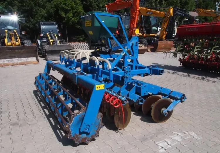 Agregat uprawowo-siewny Rabe Werk 2011 3m brona talerzowa z siewnikiem do poplonów - Kombajn i sijačica: slika Agregat uprawowo-siewny Rabe Werk 2011 3m brona talerzowa z siewnikiem do poplonów - Kombajn i sijačica Agregat uprawowo-siewny Rabe Werk 2011 3m brona talerzowa z siewnikiem do poplonów - Kombajn i sijačica: slika Agregat uprawowo-siewny Rabe Werk 2011 3m brona talerzowa z siewnikiem do poplonów - Kombajn i sijačica