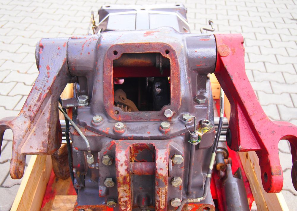 Części do Ciągnika Massey Ferguson MF 3000, 6000 Tylny most z podnośnikiem od MF 3000, 6000 - Stražnja osovina za Poljoprivredni strojevi: slika Części do Ciągnika Massey Ferguson MF 3000, 6000 Tylny most z podnośnikiem od MF 3000, 6000 - Stražnja osovina za Poljoprivredni strojevi Części do Ciągnika Massey Ferguson MF 3000, 6000 Tylny most z podnośnikiem od MF 3000, 6000 - Stražnja osovina za Poljoprivredni strojevi: slika Części do Ciągnika Massey Ferguson MF 3000, 6000 Tylny most z podnośnikiem od MF 3000, 6000 - Stražnja osovina za Poljoprivredni strojevi