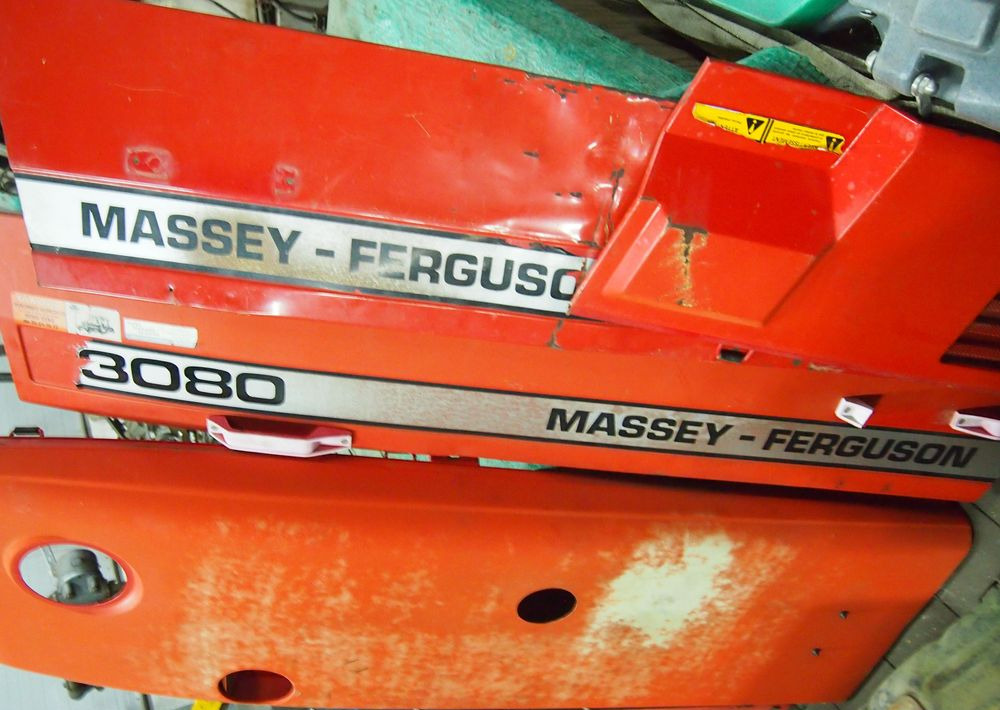 Części do Ciągnika Massey Ferguson MF 3000  Maska, osłona silnika MF 3000 - Motor i dijelovi za Poljoprivredni strojevi: slika  Części do Ciągnika Massey Ferguson MF 3000  Maska, osłona silnika MF 3000 - Motor i dijelovi za Poljoprivredni strojevi Części do Ciągnika Massey Ferguson MF 3000  Maska, osłona silnika MF 3000 - Motor i dijelovi za Poljoprivredni strojevi: slika  Części do Ciągnika Massey Ferguson MF 3000  Maska, osłona silnika MF 3000 - Motor i dijelovi za Poljoprivredni strojevi