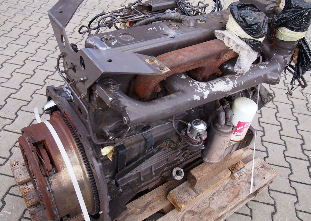 Części do Ciągnika Massey Ferguson MF 3000  Silnik 6 cylindrowy Perkins A6.354
Ciśnienie oleju na wolnych obrotach 4bary - Motor za Poljoprivredni strojevi: slika  Części do Ciągnika Massey Ferguson MF 3000  Silnik 6 cylindrowy Perkins A6.354
Ciśnienie oleju na wolnych obrotach 4bary - Motor za Poljoprivredni strojevi Części do Ciągnika Massey Ferguson MF 3000  Silnik 6 cylindrowy Perkins A6.354
Ciśnienie oleju na wolnych obrotach 4bary - Motor za Poljoprivredni strojevi: slika  Części do Ciągnika Massey Ferguson MF 3000  Silnik 6 cylindrowy Perkins A6.354
Ciśnienie oleju na wolnych obrotach 4bary - Motor za Poljoprivredni strojevi
