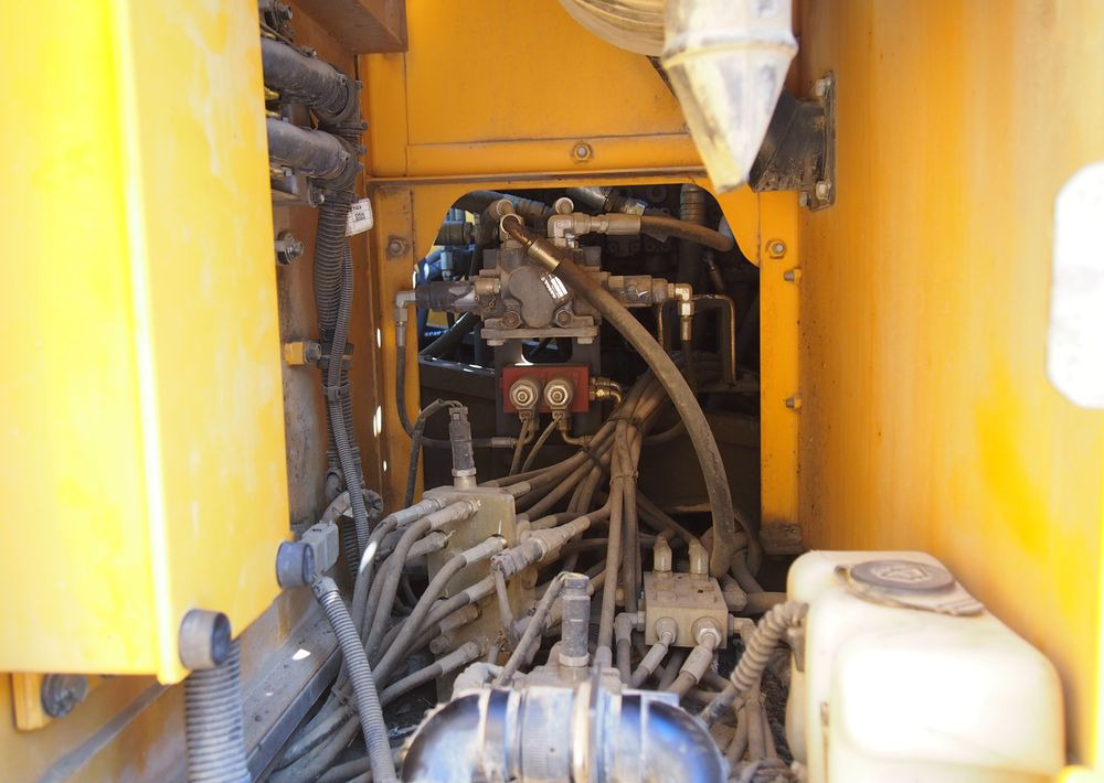 Koparka gąsienicowa Volvo EC180CL 2008 KOPARKA VOLVO - Bager gusjeničar: slika Koparka gąsienicowa Volvo EC180CL 2008 KOPARKA VOLVO - Bager gusjeničar Koparka gąsienicowa Volvo EC180CL 2008 KOPARKA VOLVO - Bager gusjeničar: slika Koparka gąsienicowa Volvo EC180CL 2008 KOPARKA VOLVO - Bager gusjeničar