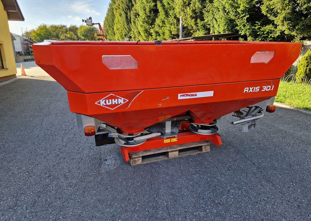Rozsiewacz nawozów Kuhn AXIS 30,1 2008 Rozsiewacz KUHN RAUCH - Rasipač gnojiva: slika Rozsiewacz nawozów Kuhn AXIS 30,1 2008 Rozsiewacz KUHN RAUCH - Rasipač gnojiva Rozsiewacz nawozów Kuhn AXIS 30,1 2008 Rozsiewacz KUHN RAUCH - Rasipač gnojiva: slika Rozsiewacz nawozów Kuhn AXIS 30,1 2008 Rozsiewacz KUHN RAUCH - Rasipač gnojiva