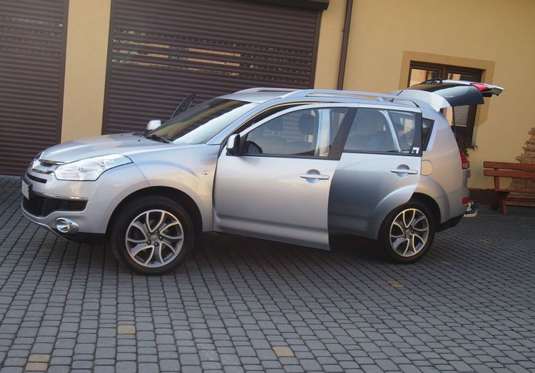 Samochód Citroen C-Crosser 2.2 HDI 2010 Samochód osobowy SUW 4x4 - Automobil: slika Samochód Citroen C-Crosser 2.2 HDI 2010 Samochód osobowy SUW 4x4 - Automobil Samochód Citroen C-Crosser 2.2 HDI 2010 Samochód osobowy SUW 4x4 - Automobil: slika Samochód Citroen C-Crosser 2.2 HDI 2010 Samochód osobowy SUW 4x4 - Automobil