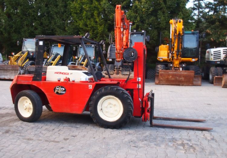 Wózek widłowy Manitou MC.20.HP 1992 - Diesel viličar: slika Wózek widłowy Manitou MC.20.HP 1992 - Diesel viličar Wózek widłowy Manitou MC.20.HP 1992 - Diesel viličar: slika Wózek widłowy Manitou MC.20.HP 1992 - Diesel viličar