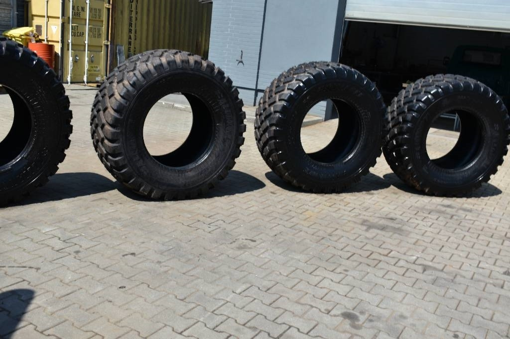 Alliance 600/55R26.5 / 882/ 165D /Steel Belted TL - Guma za Poljoprivredni strojevi: slika Alliance 600/55R26.5 / 882/ 165D /Steel Belted TL - Guma za Poljoprivredni strojevi Alliance 600/55R26.5 / 882/ 165D /Steel Belted TL - Guma za Poljoprivredni strojevi: slika Alliance 600/55R26.5 / 882/ 165D /Steel Belted TL - Guma za Poljoprivredni strojevi