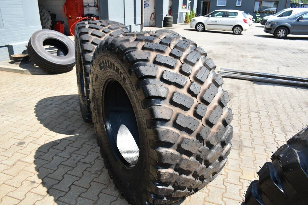 Alliance 600/55R26.5 / 882/ 165D /Steel Belted TL - Guma za Poljoprivredni strojevi: slika Alliance 600/55R26.5 / 882/ 165D /Steel Belted TL - Guma za Poljoprivredni strojevi Alliance 600/55R26.5 / 882/ 165D /Steel Belted TL - Guma za Poljoprivredni strojevi: slika Alliance 600/55R26.5 / 882/ 165D /Steel Belted TL - Guma za Poljoprivredni strojevi