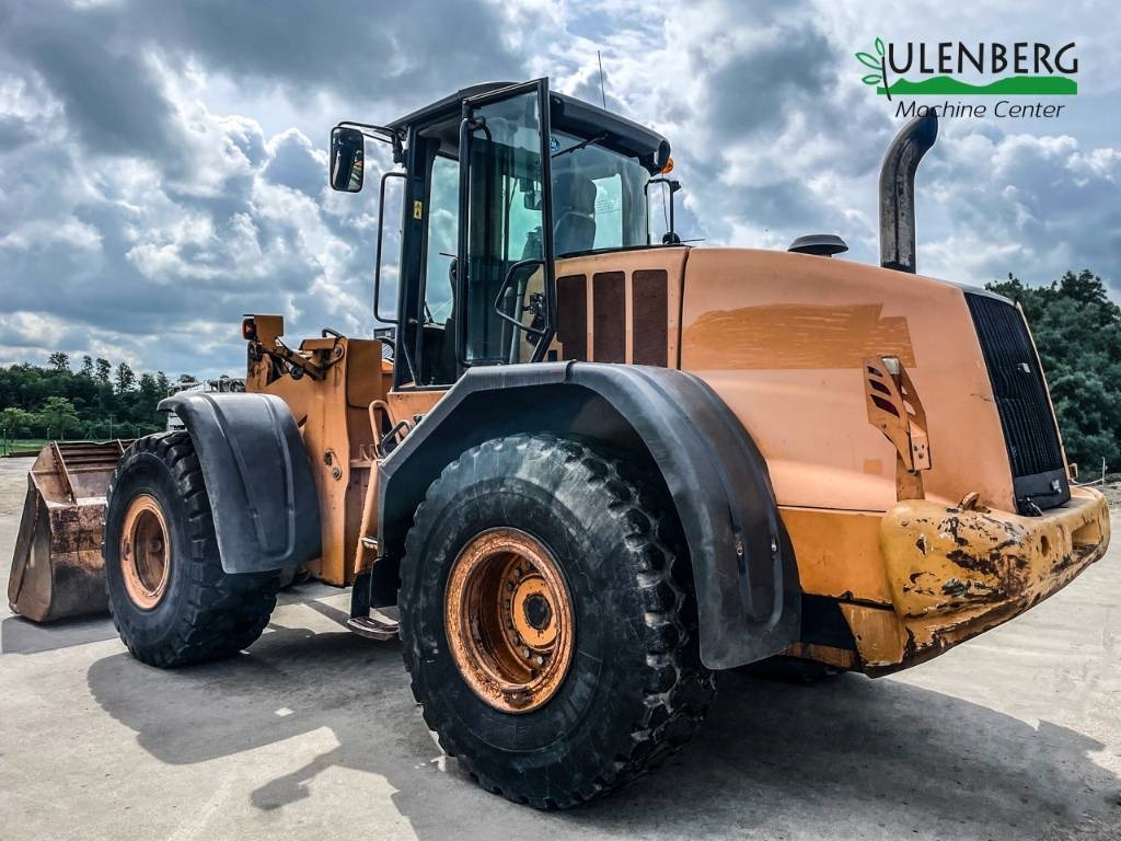 Case 821 E - Utovarivač na kotačima: slika Case 821 E - Utovarivač na kotačima Case 821 E - Utovarivač na kotačima: slika Case 821 E - Utovarivač na kotačima