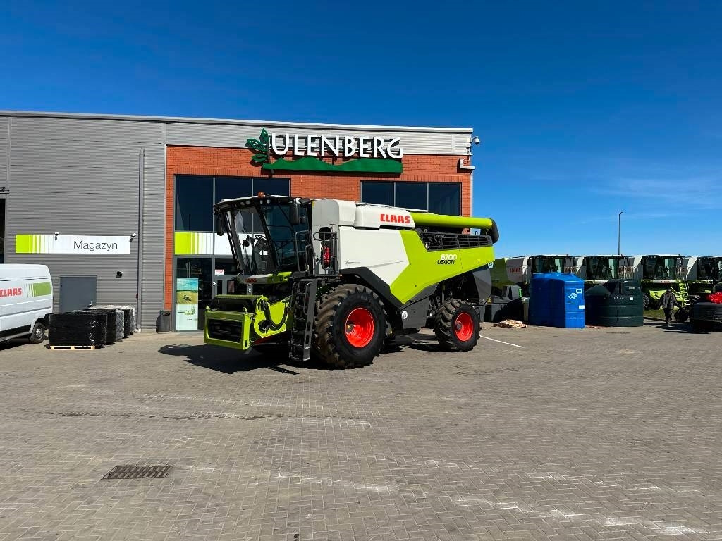 Novi Kombajn za žetvu Claas Lexion 6700: slika Novi Kombajn za žetvu Claas Lexion 6700