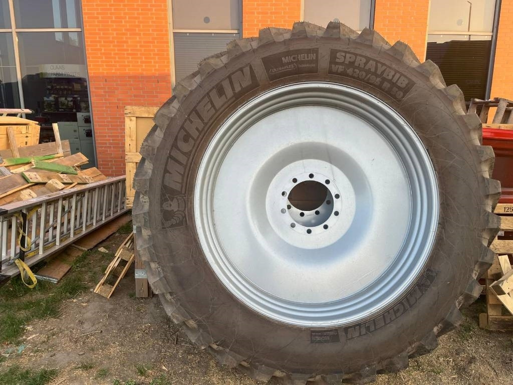 Michelin FELGA Z OPONĄ VF 420/95R50 CFO 179D/175E SPRAYBIB - Guma za Poljoprivredni strojevi: slika Michelin FELGA Z OPONĄ VF 420/95R50 CFO 179D/175E SPRAYBIB - Guma za Poljoprivredni strojevi Michelin FELGA Z OPONĄ VF 420/95R50 CFO 179D/175E SPRAYBIB - Guma za Poljoprivredni strojevi: slika Michelin FELGA Z OPONĄ VF 420/95R50 CFO 179D/175E SPRAYBIB - Guma za Poljoprivredni strojevi