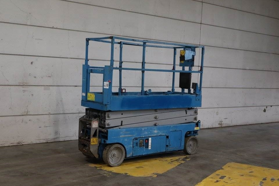 Genie GS2032 - Škarasta podizna platforma: slika Genie GS2032 - Škarasta podizna platforma Genie GS2032 - Škarasta podizna platforma: slika Genie GS2032 - Škarasta podizna platforma