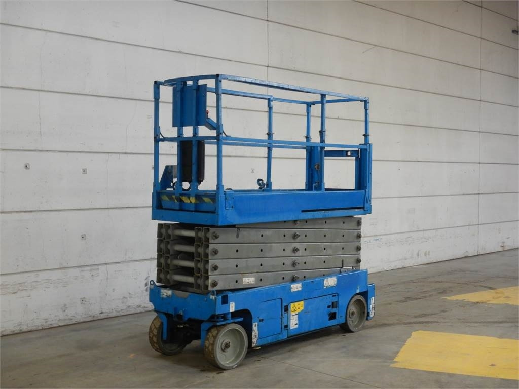Genie GS3232 - Škarasta podizna platforma: slika Genie GS3232 - Škarasta podizna platforma Genie GS3232 - Škarasta podizna platforma: slika Genie GS3232 - Škarasta podizna platforma