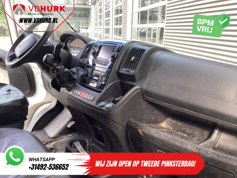 Peugeot Boxer 2.0 HDI 130 pk L2H2 EXPORT ONLY Gev.Stoel/ Climate/ Navi/ Camera/ Cruise/ Trekhaak - Mali kombi: slika Peugeot Boxer 2.0 HDI 130 pk L2H2 EXPORT ONLY Gev.Stoel/ Climate/ Navi/ Camera/ Cruise/ Trekhaak - Mali kombi Peugeot Boxer 2.0 HDI 130 pk L2H2 EXPORT ONLY Gev.Stoel/ Climate/ Navi/ Camera/ Cruise/ Trekhaak - Mali kombi: slika Peugeot Boxer 2.0 HDI 130 pk L2H2 EXPORT ONLY Gev.Stoel/ Climate/ Navi/ Camera/ Cruise/ Trekhaak - Mali kombi