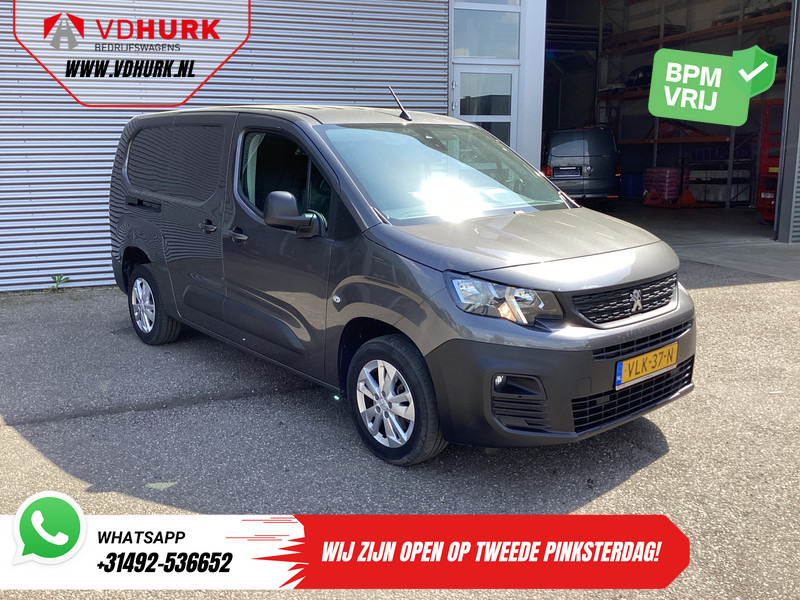 Peugeot Partner 1.5 HDI 130 pk Aut. L2 BPM VRIJ! 3 Pers./ Navi/ Keyless/ Carplay/ Camera/ PDC/ LMV/ Cruise/ Airco - Mali kombi: slika Peugeot Partner 1.5 HDI 130 pk Aut. L2 BPM VRIJ! 3 Pers./ Navi/ Keyless/ Carplay/ Camera/ PDC/ LMV/ Cruise/ Airco - Mali kombi Peugeot Partner 1.5 HDI 130 pk Aut. L2 BPM VRIJ! 3 Pers./ Navi/ Keyless/ Carplay/ Camera/ PDC/ LMV/ Cruise/ Airco - Mali kombi: slika Peugeot Partner 1.5 HDI 130 pk Aut. L2 BPM VRIJ! 3 Pers./ Navi/ Keyless/ Carplay/ Camera/ PDC/ LMV/ Cruise/ Airco - Mali kombi