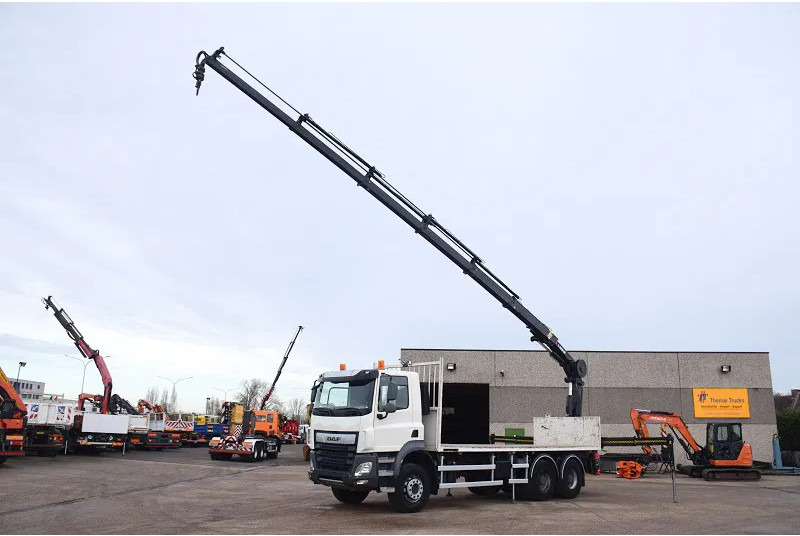 DAF CF 530 - Kamion s kranom: slika DAF CF 530 - Kamion s kranom DAF CF 530 - Kamion s kranom: slika DAF CF 530 - Kamion s kranom