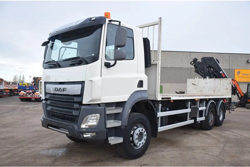 DAF CF 530 - Kamion s kranom: slika DAF CF 530 - Kamion s kranom DAF CF 530 - Kamion s kranom: slika DAF CF 530 - Kamion s kranom