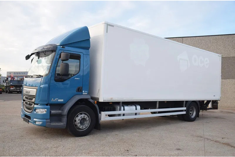 DAF LF 280 - Kamion sandučar: slika DAF LF 280 - Kamion sandučar DAF LF 280 - Kamion sandučar: slika DAF LF 280 - Kamion sandučar