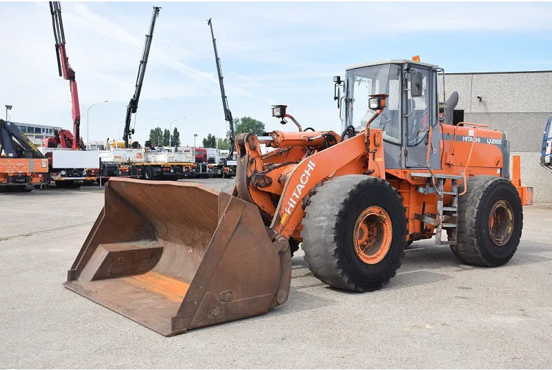 Hitachi LX 210E- stock id 59 - Utovarivač na kotačima: slika Hitachi LX 210E- stock id 59 - Utovarivač na kotačima Hitachi LX 210E- stock id 59 - Utovarivač na kotačima: slika Hitachi LX 210E- stock id 59 - Utovarivač na kotačima