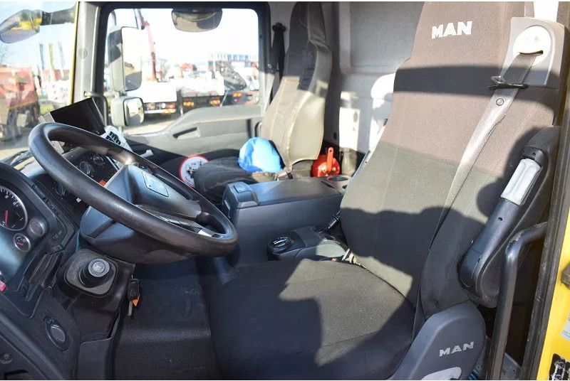 Kamion cisterna MAN TGM 26.340: slika Kamion cisterna MAN TGM 26.340 Kamion cisterna MAN TGM 26.340: slika Kamion cisterna MAN TGM 26.340