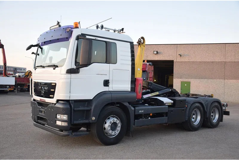 MAN TGS 26.400 - Kamion s kukastom dizalicom: slika MAN TGS 26.400 - Kamion s kukastom dizalicom MAN TGS 26.400 - Kamion s kukastom dizalicom: slika MAN TGS 26.400 - Kamion s kukastom dizalicom