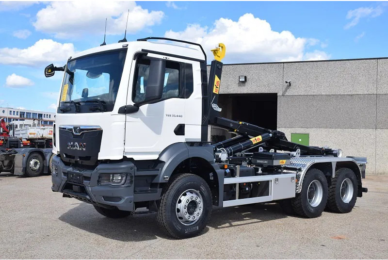 MAN TGS 33.440 - Kamion s kukastom dizalicom: slika MAN TGS 33.440 - Kamion s kukastom dizalicom MAN TGS 33.440 - Kamion s kukastom dizalicom: slika MAN TGS 33.440 - Kamion s kukastom dizalicom