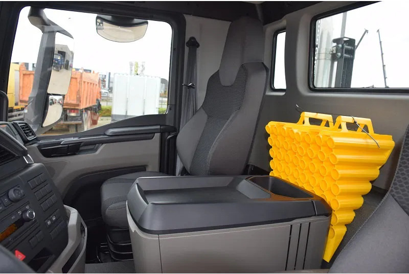 MAN TGS 33.440 - Kamion s kukastom dizalicom: slika MAN TGS 33.440 - Kamion s kukastom dizalicom MAN TGS 33.440 - Kamion s kukastom dizalicom: slika MAN TGS 33.440 - Kamion s kukastom dizalicom