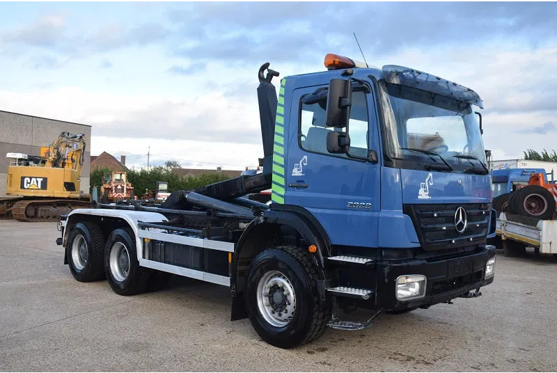 Mercedes-Benz Axor 2633 - Kamion s kukastom dizalicom: slika Mercedes-Benz Axor 2633 - Kamion s kukastom dizalicom Mercedes-Benz Axor 2633 - Kamion s kukastom dizalicom: slika Mercedes-Benz Axor 2633 - Kamion s kukastom dizalicom