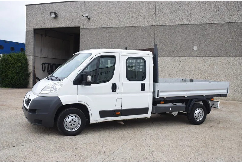 Peugeot Boxer 2.2 L -130 pk - - Dostavno vozilo s ravnom platformom, Dostavno vozilo s dvostrukom kabinom: slika Peugeot Boxer 2.2 L -130 pk - - Dostavno vozilo s ravnom platformom, Dostavno vozilo s dvostrukom kabinom Peugeot Boxer 2.2 L -130 pk - - Dostavno vozilo s ravnom platformom, Dostavno vozilo s dvostrukom kabinom: slika Peugeot Boxer 2.2 L -130 pk - - Dostavno vozilo s ravnom platformom, Dostavno vozilo s dvostrukom kabinom