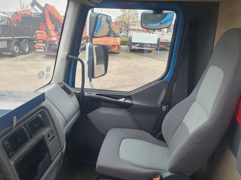 Renault DCi 220 - Kamion s kranom: slika Renault DCi 220 - Kamion s kranom Renault DCi 220 - Kamion s kranom: slika Renault DCi 220 - Kamion s kranom