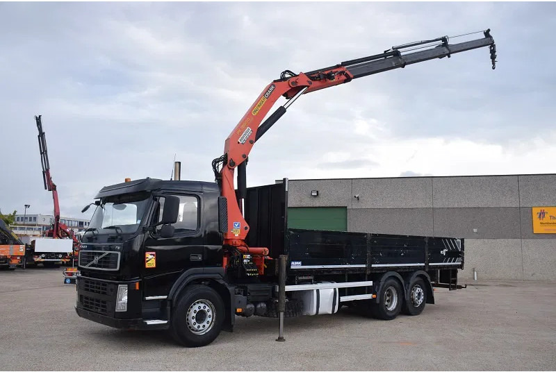 Volvo FM 330 - Kamion s kranom: slika Volvo FM 330 - Kamion s kranom Volvo FM 330 - Kamion s kranom: slika Volvo FM 330 - Kamion s kranom