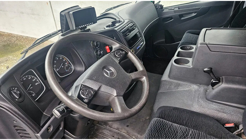 Mercedes-Benz Atego 1018 *L*Achteruitrijcamera*Automaat*Airco*Dhollandia Laadbrug*7149cm - Kamion: slika Mercedes-Benz Atego 1018 *L*Achteruitrijcamera*Automaat*Airco*Dhollandia Laadbrug*7149cm - Kamion Mercedes-Benz Atego 1018 *L*Achteruitrijcamera*Automaat*Airco*Dhollandia Laadbrug*7149cm - Kamion: slika Mercedes-Benz Atego 1018 *L*Achteruitrijcamera*Automaat*Airco*Dhollandia Laadbrug*7149cm - Kamion