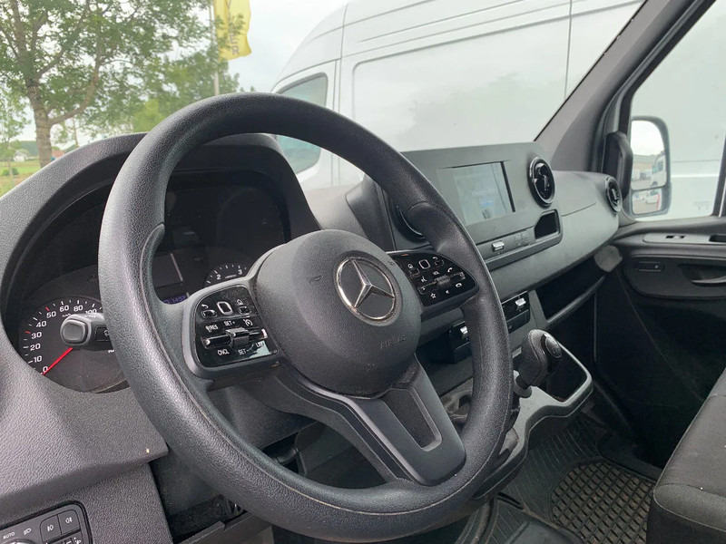 Mercedes-Benz Sprinter 317 CDI*L2H2*360°CAMERA*TEMPOMAT*NAVIGATIE*STOELVERWARMING* - Furgon: slika Mercedes-Benz Sprinter 317 CDI*L2H2*360°CAMERA*TEMPOMAT*NAVIGATIE*STOELVERWARMING* - Furgon Mercedes-Benz Sprinter 317 CDI*L2H2*360°CAMERA*TEMPOMAT*NAVIGATIE*STOELVERWARMING* - Furgon: slika Mercedes-Benz Sprinter 317 CDI*L2H2*360°CAMERA*TEMPOMAT*NAVIGATIE*STOELVERWARMING* - Furgon