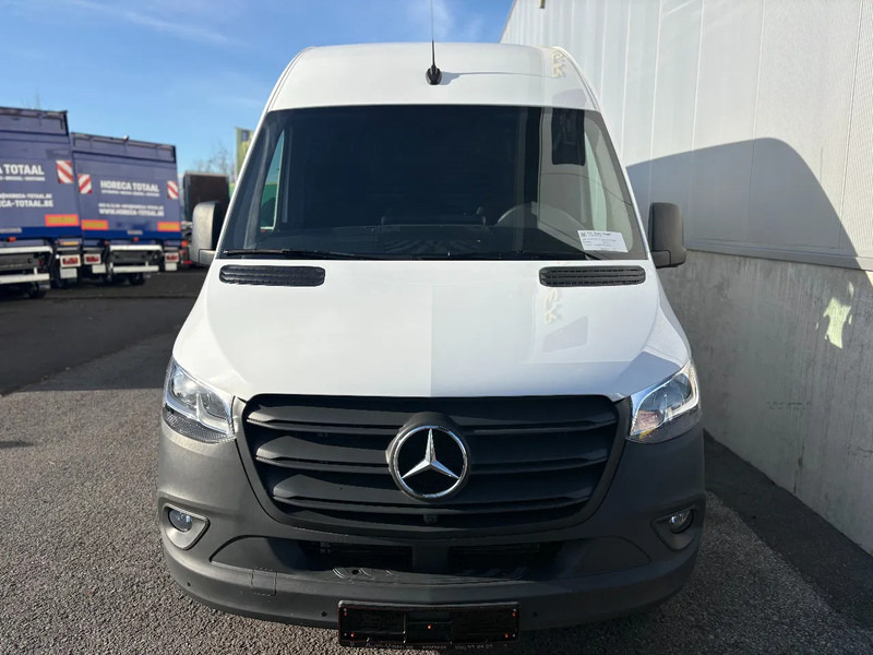 Mercedes-Benz Sprinter 317 L2H2*360°Camera*Airco*Navigatie*Zetelverwarming - Furgon: slika Mercedes-Benz Sprinter 317 L2H2*360°Camera*Airco*Navigatie*Zetelverwarming - Furgon Mercedes-Benz Sprinter 317 L2H2*360°Camera*Airco*Navigatie*Zetelverwarming - Furgon: slika Mercedes-Benz Sprinter 317 L2H2*360°Camera*Airco*Navigatie*Zetelverwarming - Furgon