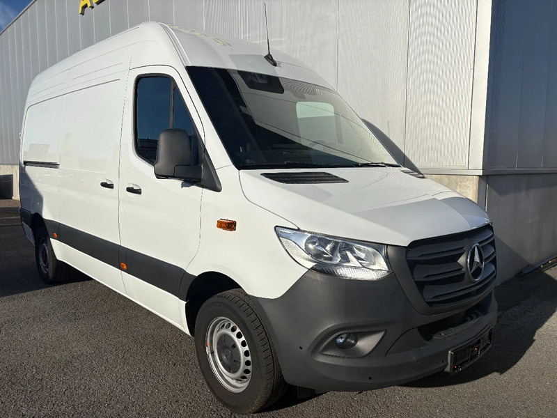 Mercedes-Benz Sprinter 317 L2H2*360°Camera*Airco*Navigatie*Zetelverwarming - Furgon: slika Mercedes-Benz Sprinter 317 L2H2*360°Camera*Airco*Navigatie*Zetelverwarming - Furgon Mercedes-Benz Sprinter 317 L2H2*360°Camera*Airco*Navigatie*Zetelverwarming - Furgon: slika Mercedes-Benz Sprinter 317 L2H2*360°Camera*Airco*Navigatie*Zetelverwarming - Furgon