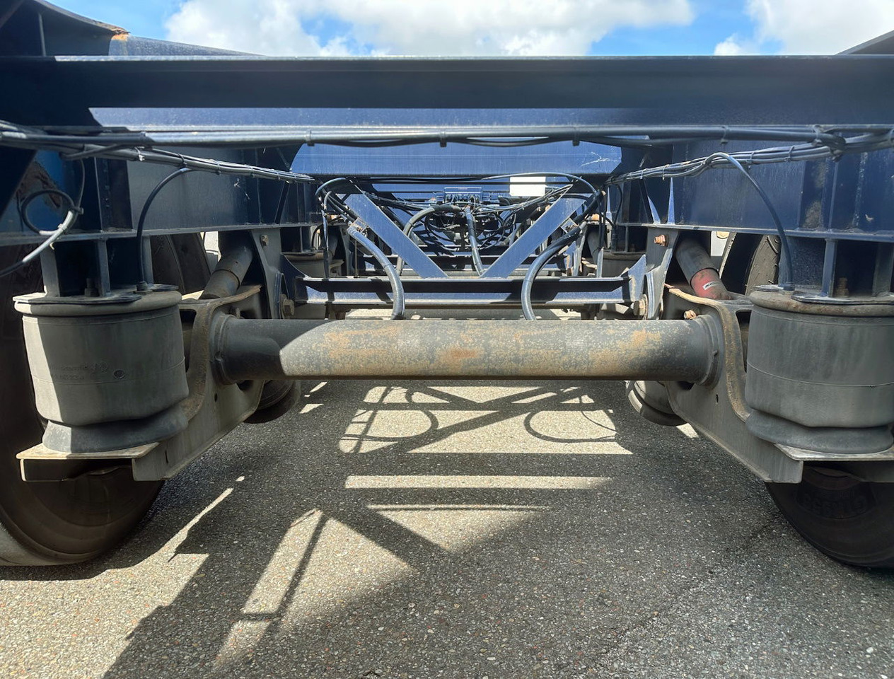 Transporter kontejnera/ Poluprikolica s izmjenjivim sanducima Burg BPO 13-27 Ccxlx 40" Galvanised Super Chassis SAF Axles Disc Brakes 2x Lift Axles 3 Pieces IN Stock Super Condition: slika Transporter kontejnera/ Poluprikolica s izmjenjivim sanducima Burg BPO 13-27 Ccxlx 40" Galvanised Super Chassis SAF Axles Disc Brakes 2x Lift Axles 3 Pieces IN Stock Super Condition