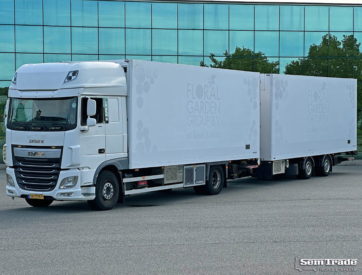 DAF XF 460 SSC Only 636.000 KM Tail Lift Cooling TOP Condition Holland-Combi - Kamion hladnjača: slika DAF XF 460 SSC Only 636.000 KM Tail Lift Cooling TOP Condition Holland-Combi - Kamion hladnjača DAF XF 460 SSC Only 636.000 KM Tail Lift Cooling TOP Condition Holland-Combi - Kamion hladnjača: slika DAF XF 460 SSC Only 636.000 KM Tail Lift Cooling TOP Condition Holland-Combi - Kamion hladnjača