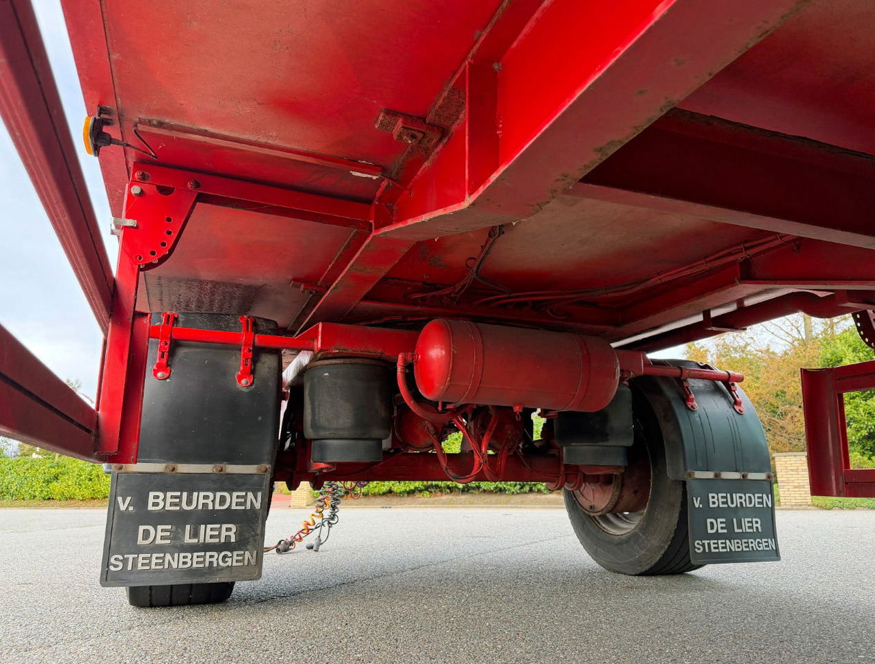 Prikolica sa zatvorenim sandukom Heiwo Chassis + Isolated BOX 770x250x270 Inside Tail Lift Super Condition: slika Prikolica sa zatvorenim sandukom Heiwo Chassis + Isolated BOX 770x250x270 Inside Tail Lift Super Condition