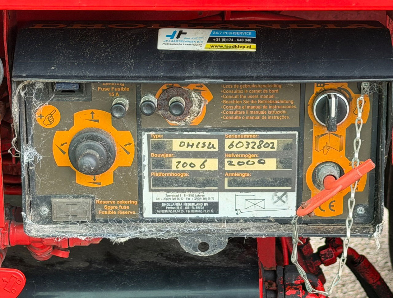 Prikolica sa zatvorenim sandukom Heiwo Chassis + Isolated BOX 770x250x270 Inside Tail Lift Super Condition: slika Prikolica sa zatvorenim sandukom Heiwo Chassis + Isolated BOX 770x250x270 Inside Tail Lift Super Condition